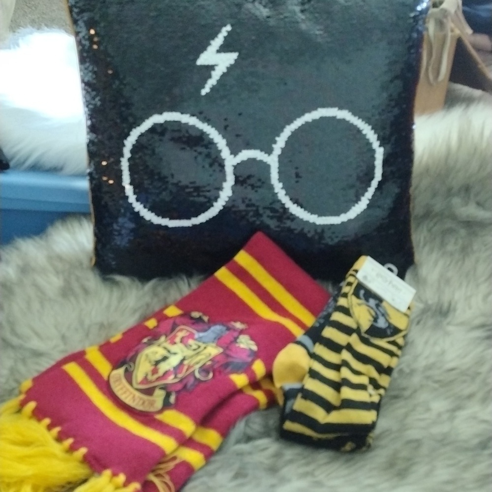 Harry Potter pillow socks and scarf